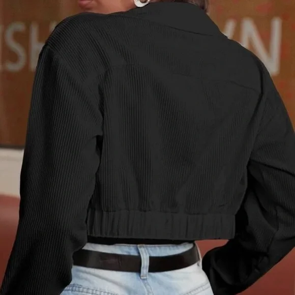 Black Button Up Jacket with Pockets in M - Picture 2 of 4